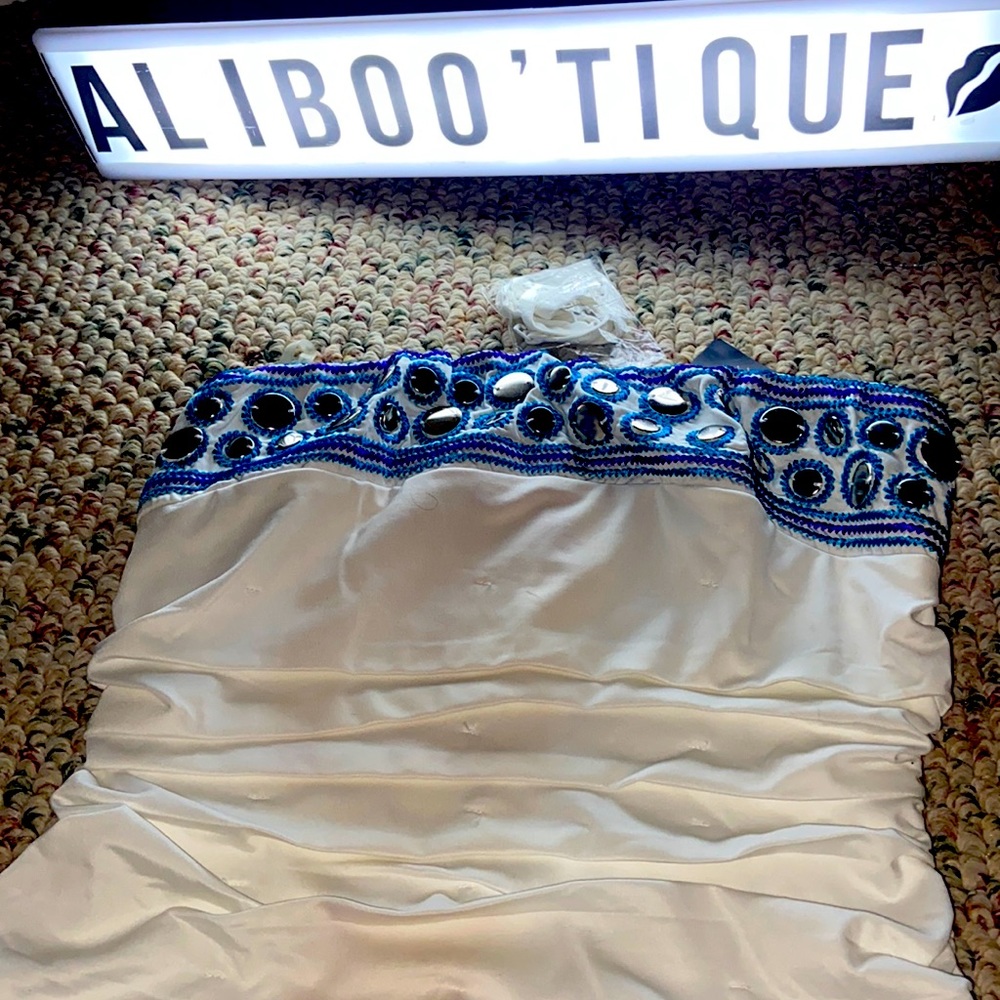 White Bodycon dress